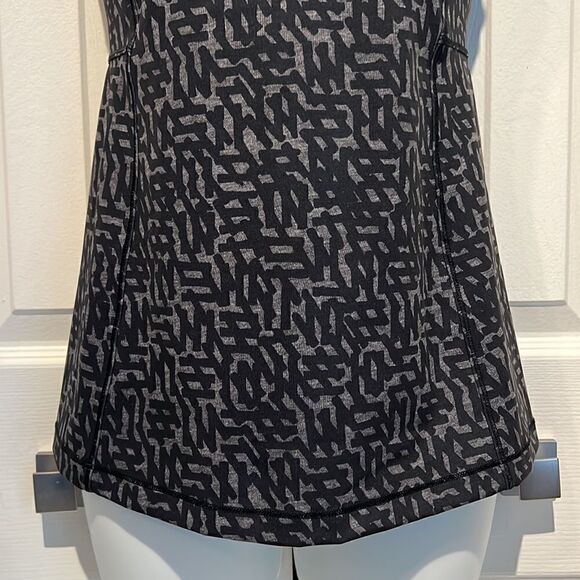 LULULEMON Black/Grey Running In The City Tank Top Size 6‎ - Picture 5 of 15